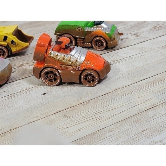 Lot of 6 Paw Patrol True Metal Die Cast Cars Rubble Sky Marshall Zuma Rocky - Picture 6 of 10